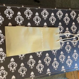 Van Cleef & Arpels green shopping bag